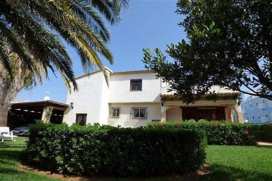 Dénia,Alicante,España,4 Bedrooms Bedrooms,2 BathroomsBathrooms,Chalets,29322