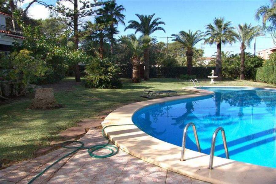Dénia,Alicante,España,4 Bedrooms Bedrooms,4 BathroomsBathrooms,Chalets,29355