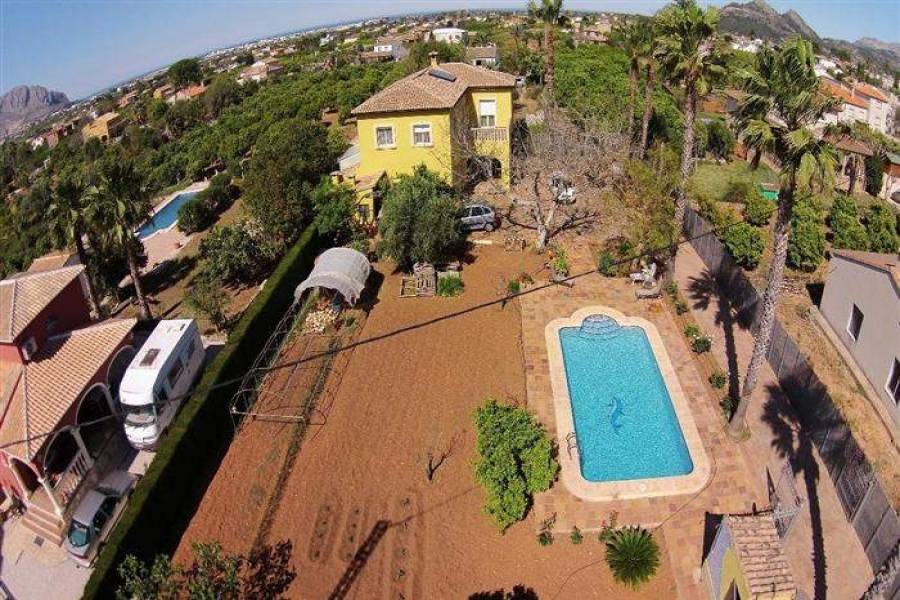 Pedreguer,Alicante,España,7 Bedrooms Bedrooms,3 BathroomsBathrooms,Chalets,29440