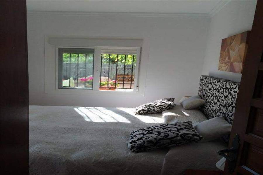 Pedreguer,Alicante,España,7 Bedrooms Bedrooms,3 BathroomsBathrooms,Chalets,29440