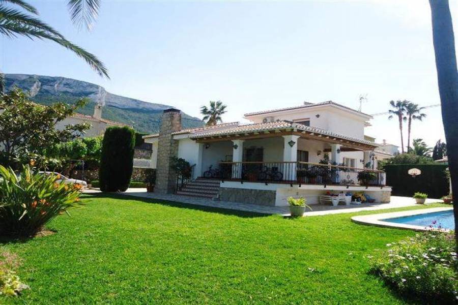 Dénia,Alicante,España,4 Bedrooms Bedrooms,4 BathroomsBathrooms,Chalets,29469