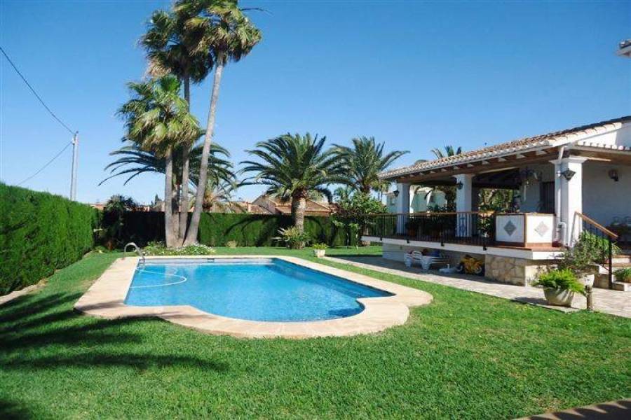 Dénia,Alicante,España,4 Bedrooms Bedrooms,4 BathroomsBathrooms,Chalets,29469