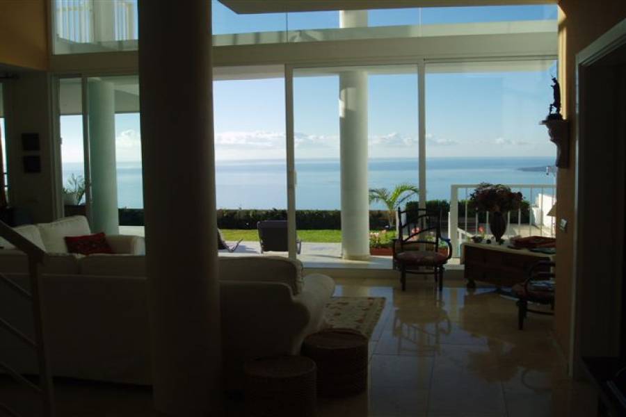 IMPERDIBLE! VER INFO...,4 Bedrooms Bedrooms,3 BathroomsBathrooms,Casas,3642