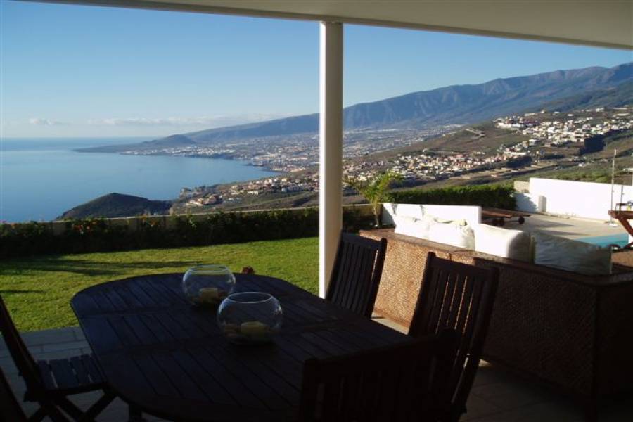 IMPERDIBLE! VER INFO...,4 Bedrooms Bedrooms,3 BathroomsBathrooms,Casas,3642