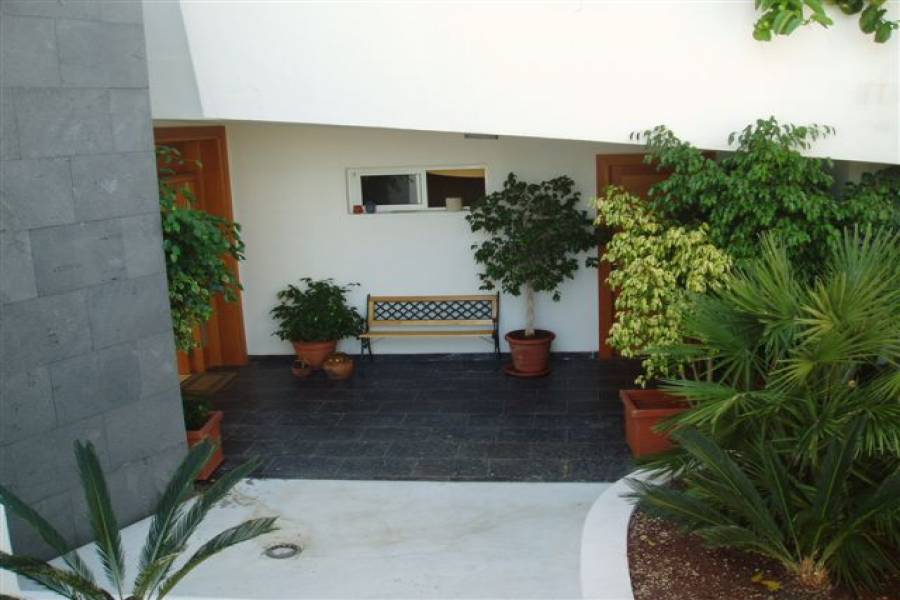 IMPERDIBLE! VER INFO...,4 Bedrooms Bedrooms,3 BathroomsBathrooms,Casas,3642