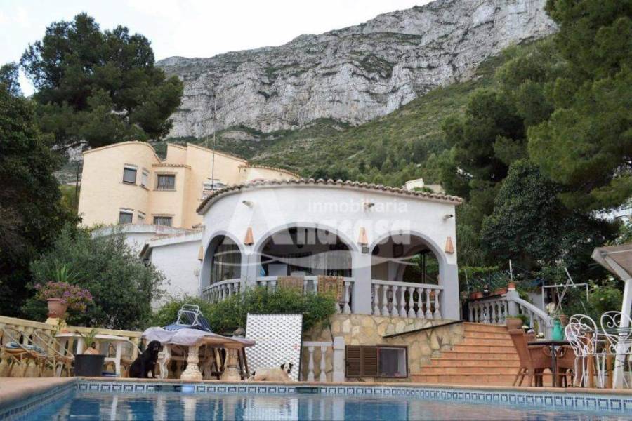 Dénia,Alicante,España,3 Bedrooms Bedrooms,2 BathroomsBathrooms,Chalets,29592