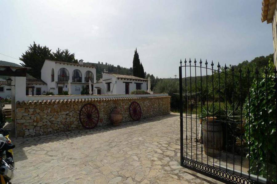 Llíber,Alicante,España,4 Bedrooms Bedrooms,3 BathroomsBathrooms,Chalets,29593