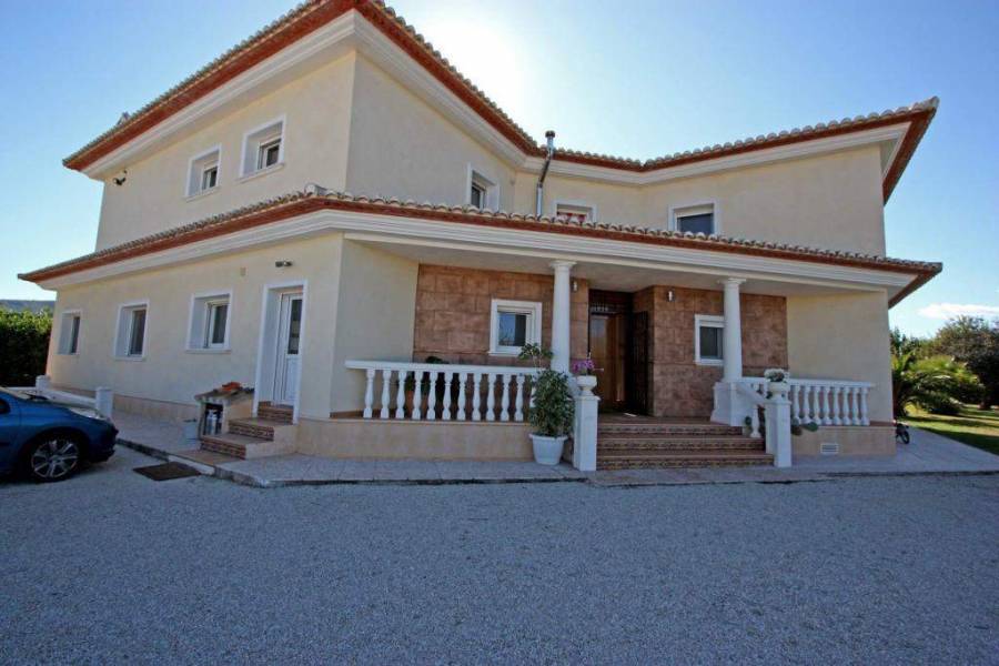 Pedreguer,Alicante,España,4 Bedrooms Bedrooms,4 BathroomsBathrooms,Chalets,29594