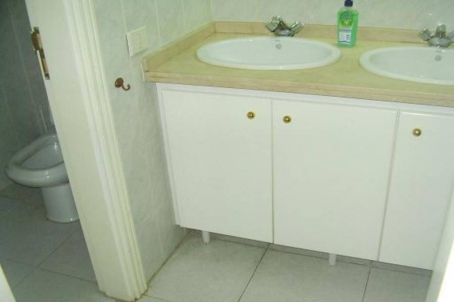 San Cristóbal de La Laguna,Santa Cruz de Tenerife,España,2 Rooms Rooms,2 BathroomsBathrooms,Locales,3652