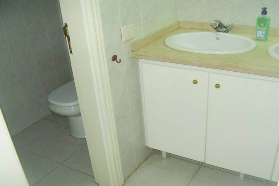 San Cristóbal de La Laguna,Santa Cruz de Tenerife,España,2 Rooms Rooms,2 BathroomsBathrooms,Locales,3652