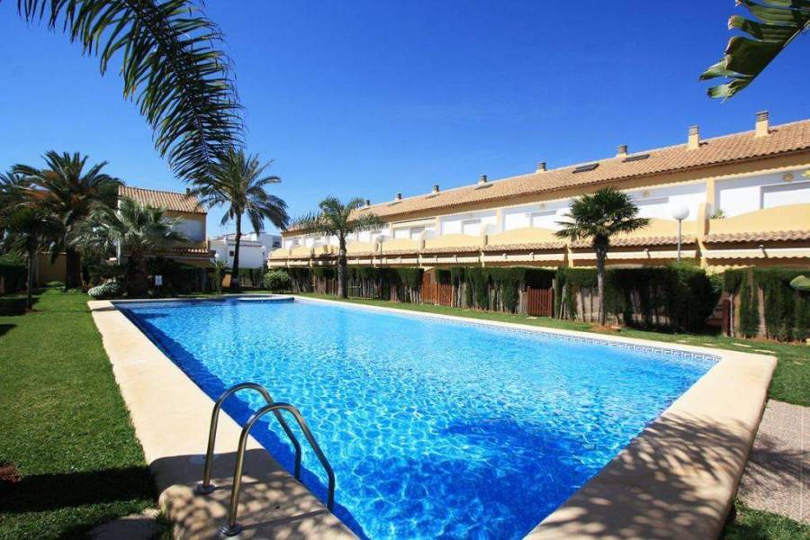 Dénia,Alicante,España,3 Bedrooms Bedrooms,2 BathroomsBathrooms,Chalets,29612