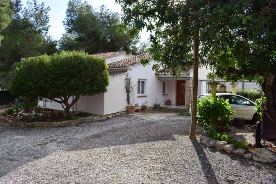 Dénia,Alicante,España,4 Bedrooms Bedrooms,3 BathroomsBathrooms,Chalets,29647