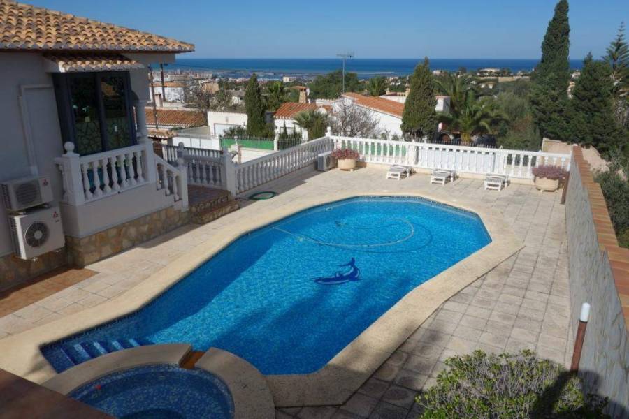Dénia,Alicante,España,4 Bedrooms Bedrooms,3 BathroomsBathrooms,Chalets,29656