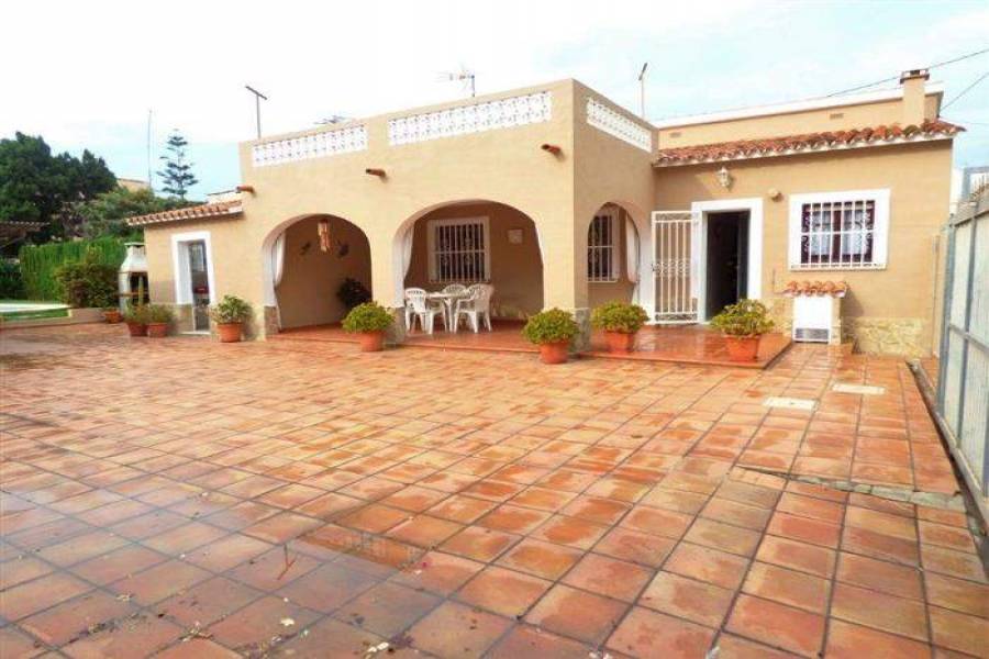 Dénia,Alicante,España,3 Bedrooms Bedrooms,2 BathroomsBathrooms,Chalets,29669