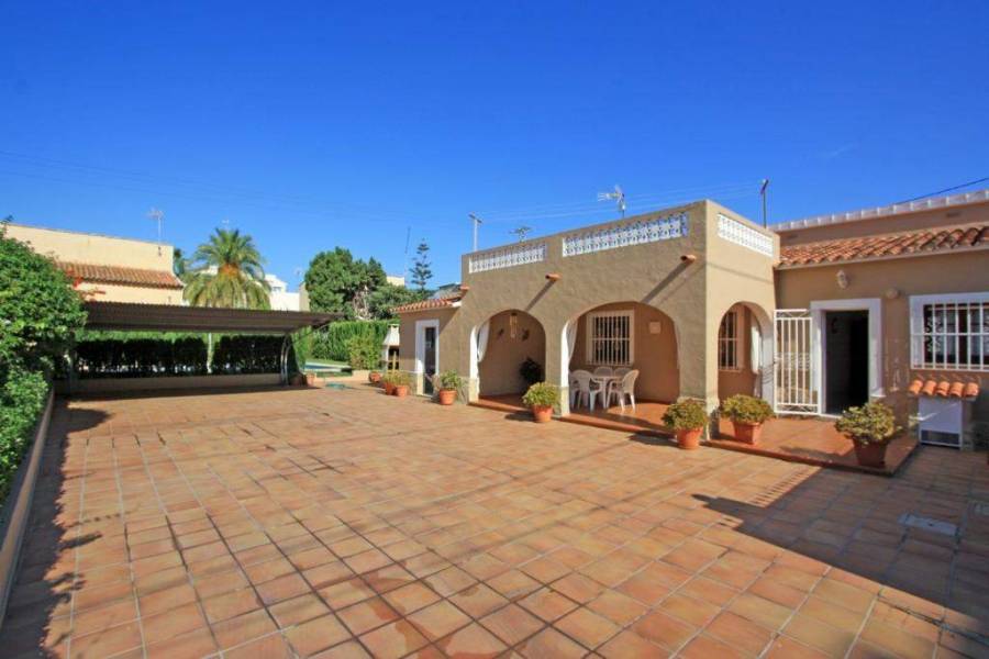 Dénia,Alicante,España,3 Bedrooms Bedrooms,1 BañoBathrooms,Chalets,29698