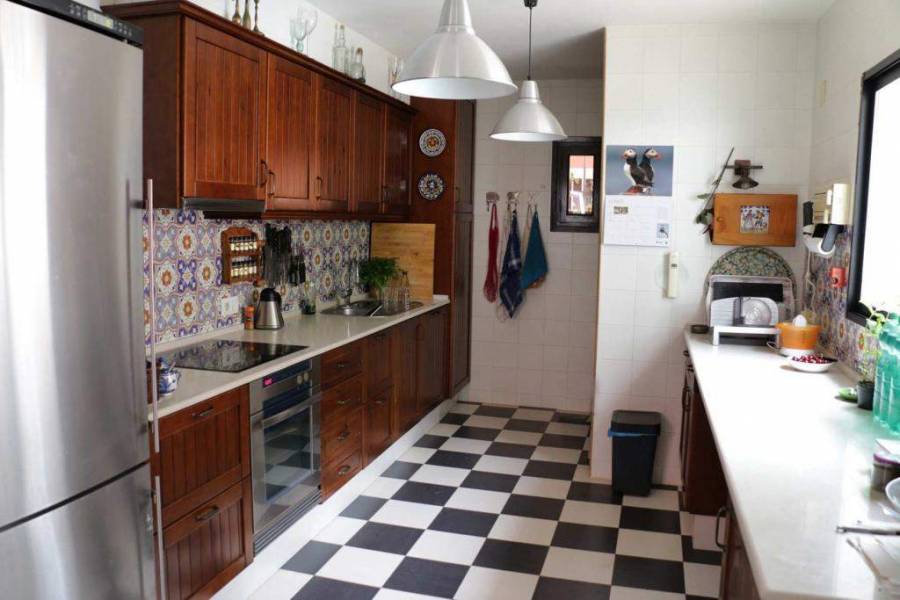 Benidoleig,Alicante,España,4 Bedrooms Bedrooms,2 BathroomsBathrooms,Chalets,29731