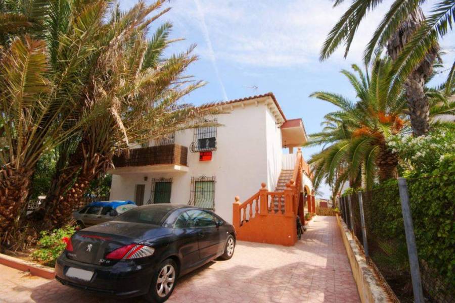 Dénia,Alicante,España,8 Bedrooms Bedrooms,4 BathroomsBathrooms,Chalets,29732