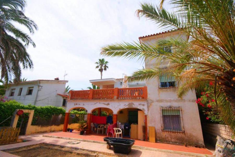 Dénia,Alicante,España,8 Bedrooms Bedrooms,4 BathroomsBathrooms,Chalets,29732