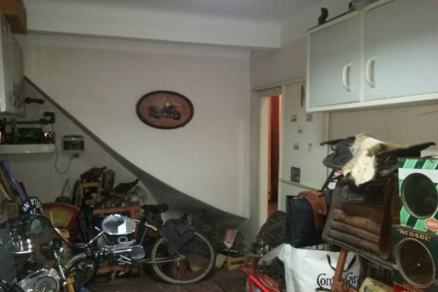 IMPERDIBLE! VER INFO...,4 Bedrooms Bedrooms,2 BathroomsBathrooms,PH Tipo Casa,Pasaje La Porteña,1260