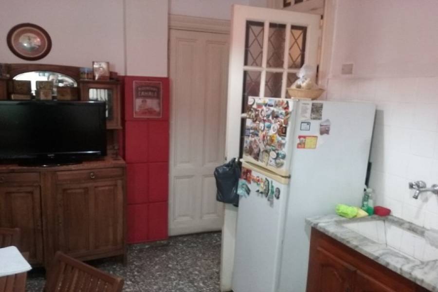 IMPERDIBLE! VER INFO...,4 Bedrooms Bedrooms,2 BathroomsBathrooms,PH Tipo Casa,Pasaje La Porteña,1260