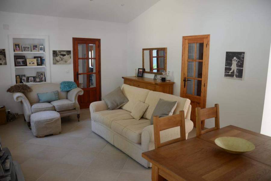 Jalon-Xalo,Alicante,España,4 Bedrooms Bedrooms,3 BathroomsBathrooms,Chalets,29792
