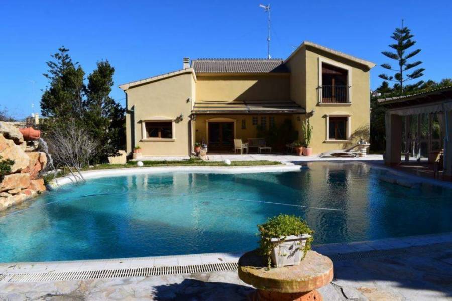 Dénia,Alicante,España,3 Bedrooms Bedrooms,4 BathroomsBathrooms,Chalets,29802