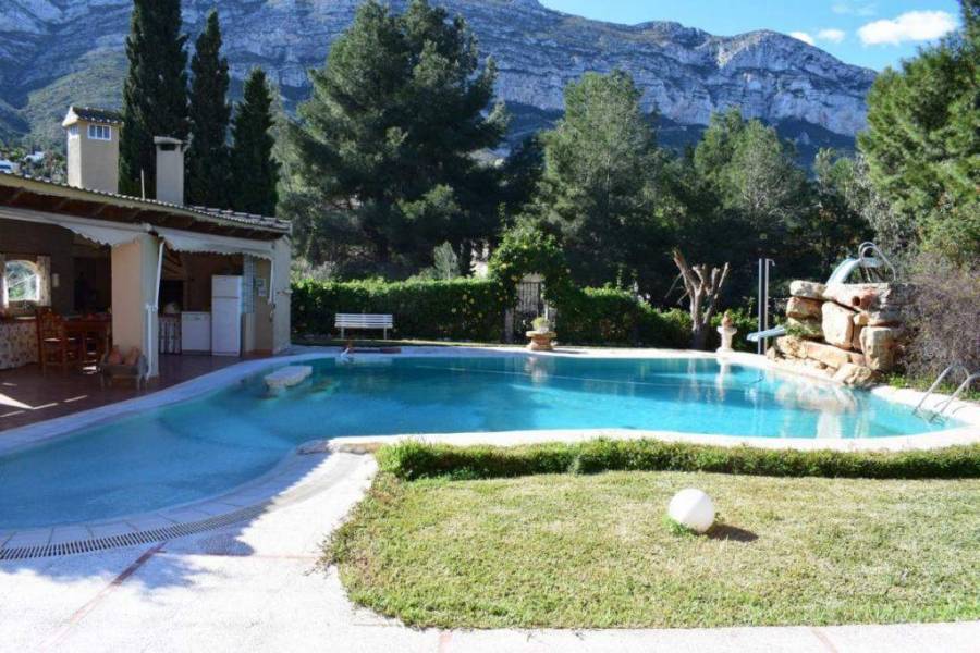 Dénia,Alicante,España,3 Bedrooms Bedrooms,4 BathroomsBathrooms,Chalets,29802