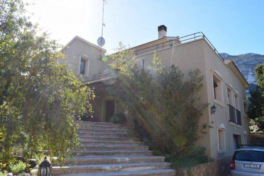 Dénia,Alicante,España,3 Bedrooms Bedrooms,4 BathroomsBathrooms,Chalets,29802