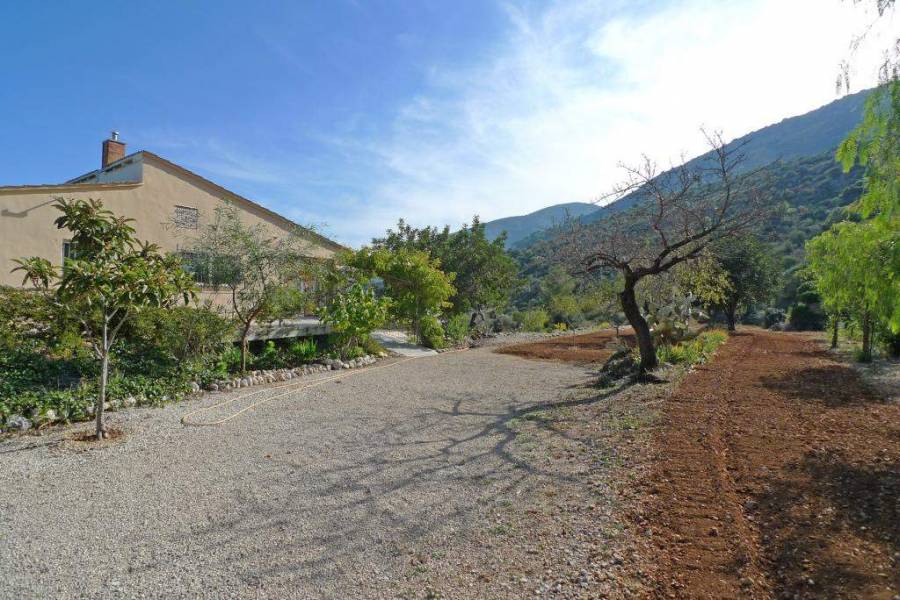 Benichembla,Alicante,España,2 Bedrooms Bedrooms,2 BathroomsBathrooms,Chalets,29820