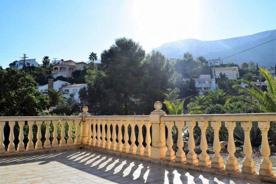Dénia,Alicante,España,5 Bedrooms Bedrooms,2 BathroomsBathrooms,Chalets,29828