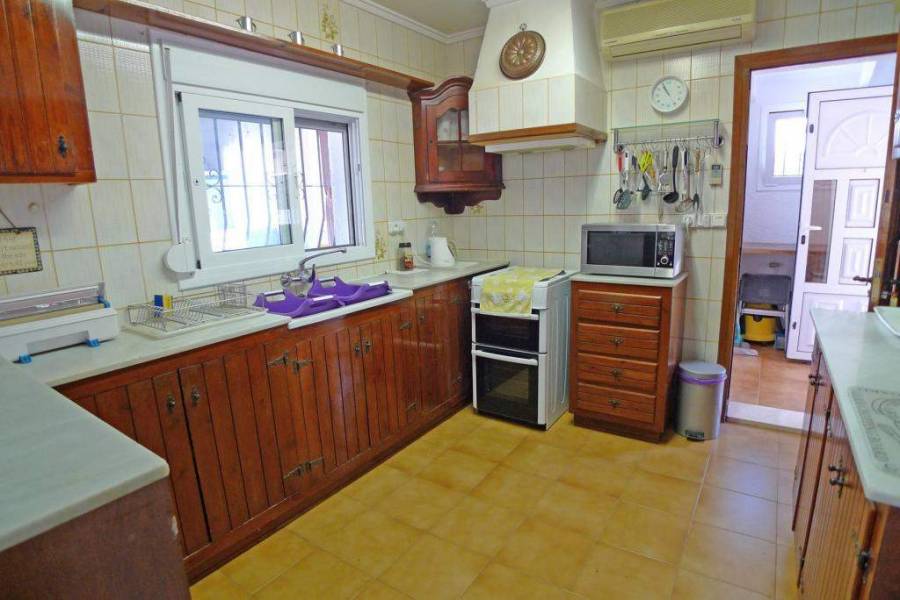 Orba,Alicante,España,5 Bedrooms Bedrooms,3 BathroomsBathrooms,Chalets,29843