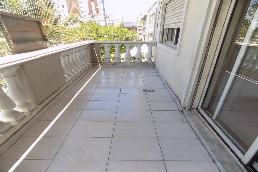 Ciudad Autónoma de Buenos Aires,Capital Federal,2 Habitaciones Habitaciones,1 BañoBaños,Departamentos,Av.San Pedrito ,2,1261