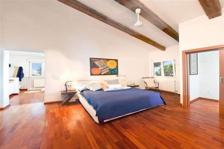 Dénia,Alicante,España,4 Bedrooms Bedrooms,3 BathroomsBathrooms,Chalets,29862