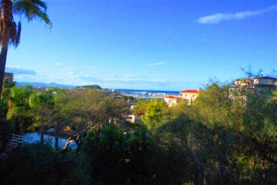 Dénia,Alicante,España,4 Bedrooms Bedrooms,3 BathroomsBathrooms,Chalets,29867