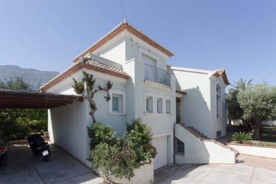 Dénia,Alicante,España,3 Bedrooms Bedrooms,5 BathroomsBathrooms,Chalets,29888
