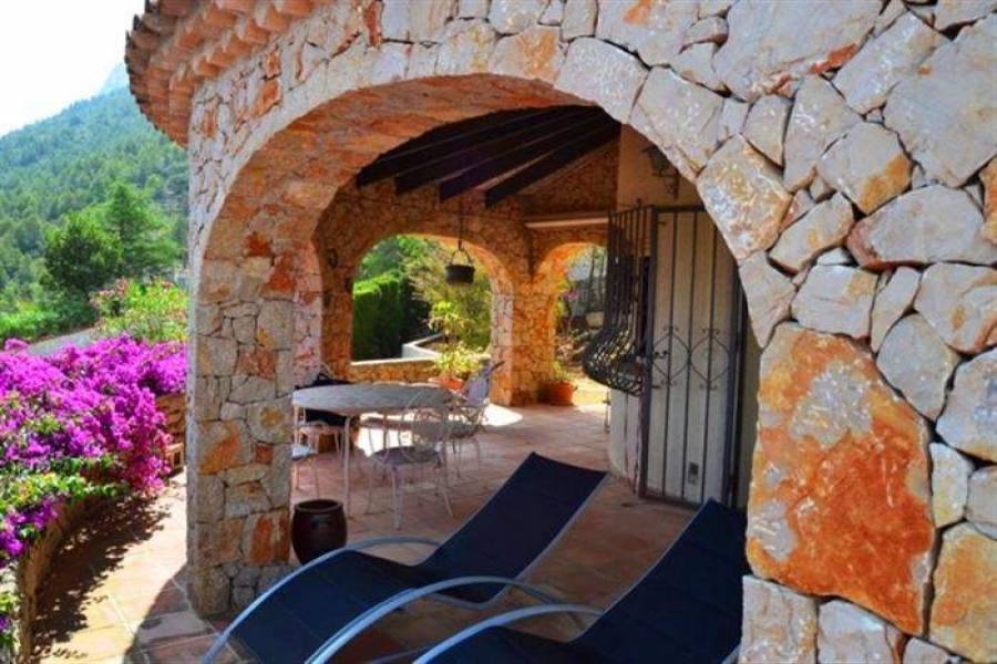 Dénia,Alicante,España,3 Bedrooms Bedrooms,2 BathroomsBathrooms,Chalets,29901