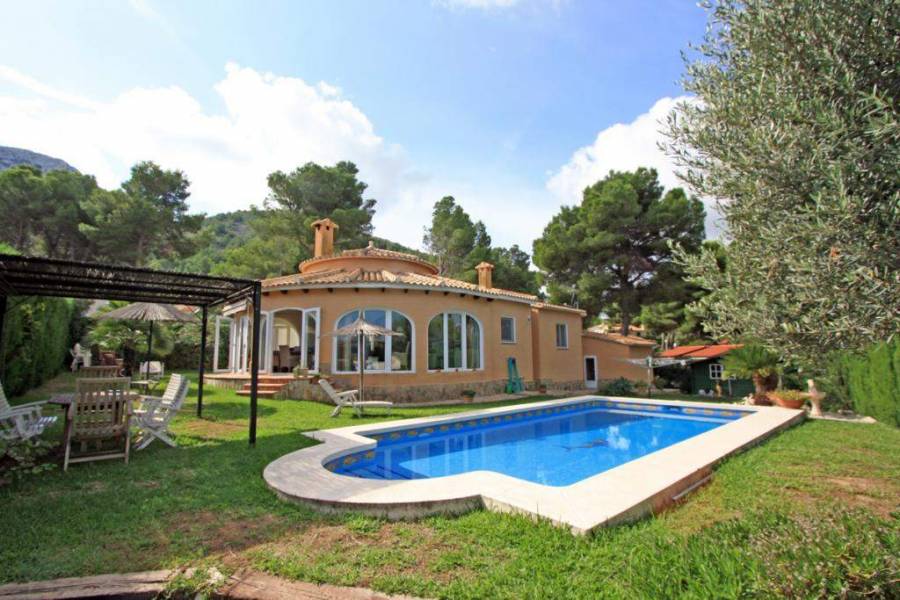 Dénia,Alicante,España,3 Bedrooms Bedrooms,2 BathroomsBathrooms,Chalets,29904