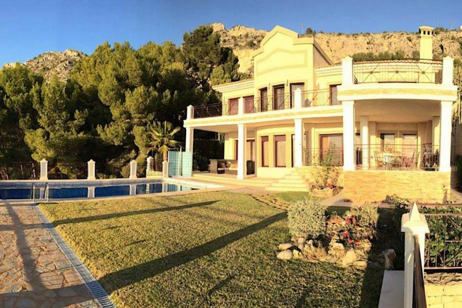 Altea,Alicante,España,5 Bedrooms Bedrooms,7 BathroomsBathrooms,Chalets,29931