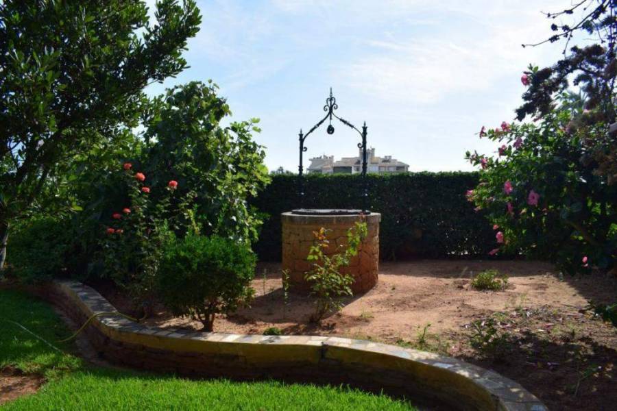 Dénia,Alicante,España,4 Bedrooms Bedrooms,2 BathroomsBathrooms,Chalets,29941