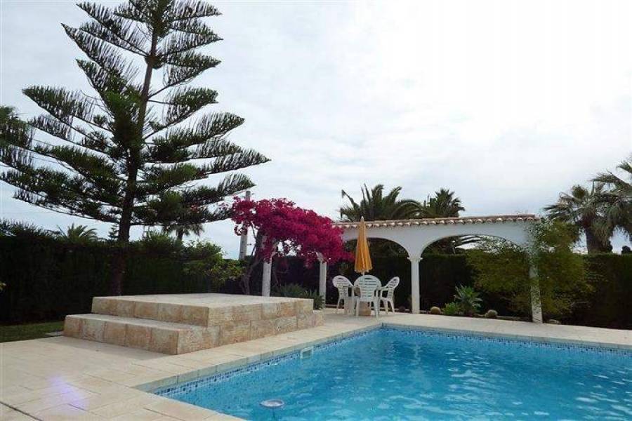 Dénia,Alicante,España,3 Bedrooms Bedrooms,2 BathroomsBathrooms,Chalets,30049