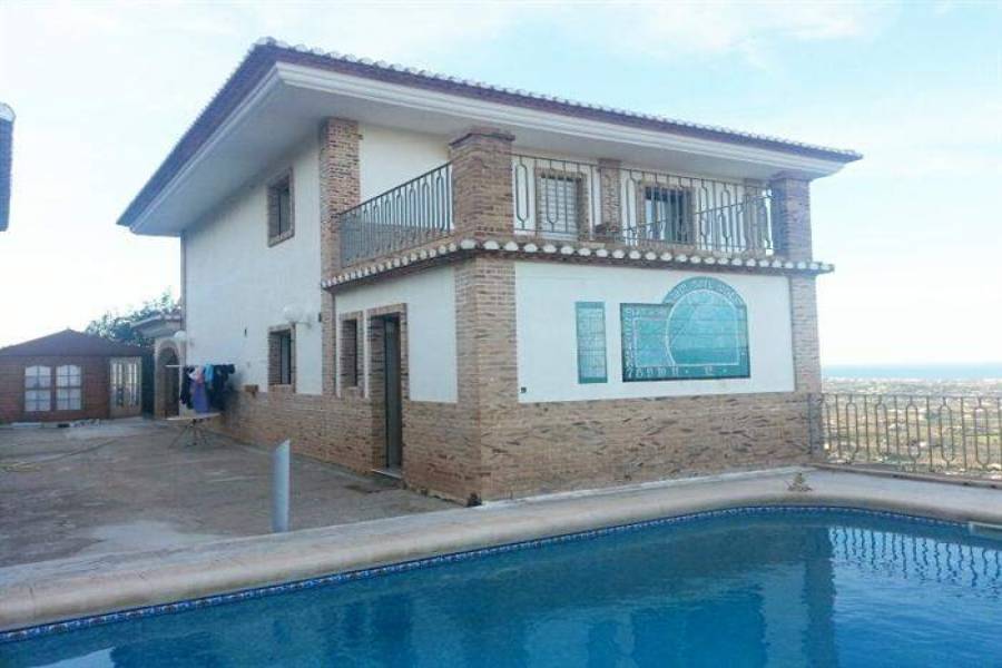 Dénia,Alicante,España,3 Bedrooms Bedrooms,2 BathroomsBathrooms,Chalets,30050