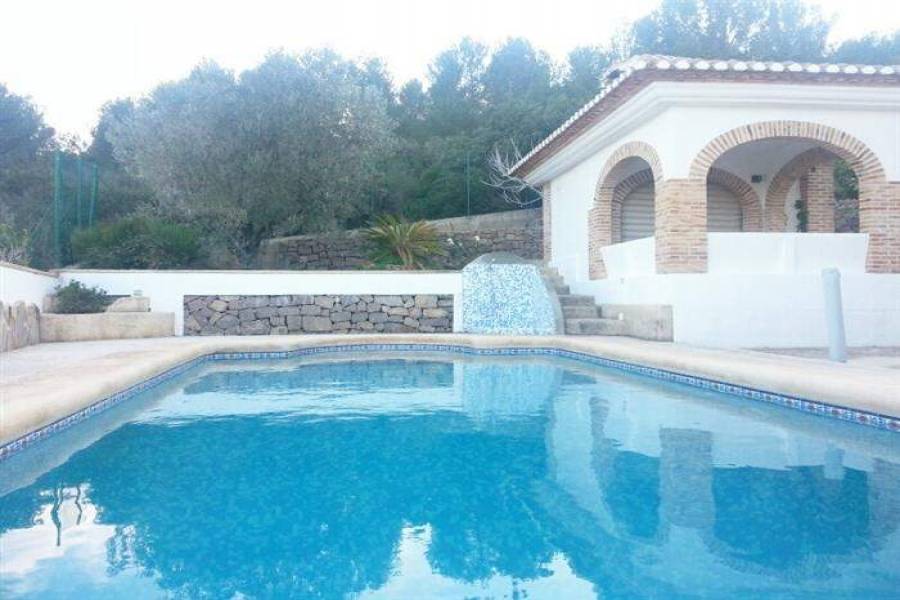Dénia,Alicante,España,3 Bedrooms Bedrooms,2 BathroomsBathrooms,Chalets,30050