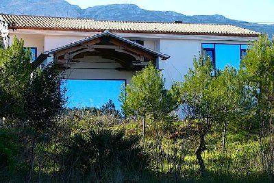 Dénia,Alicante,España,6 Bedrooms Bedrooms,5 BathroomsBathrooms,Chalets,30052