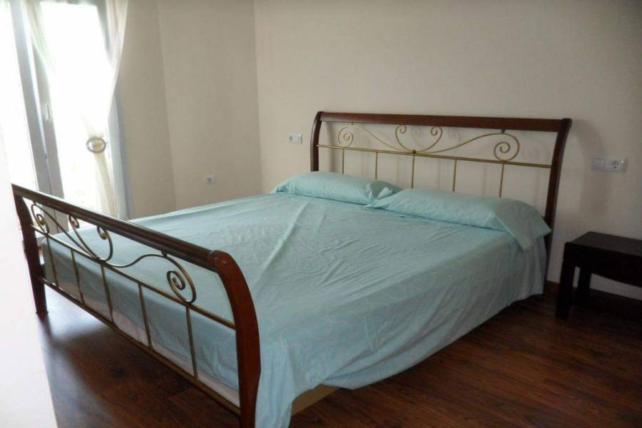Orba,Alicante,España,3 Bedrooms Bedrooms,2 BathroomsBathrooms,Chalets,30075