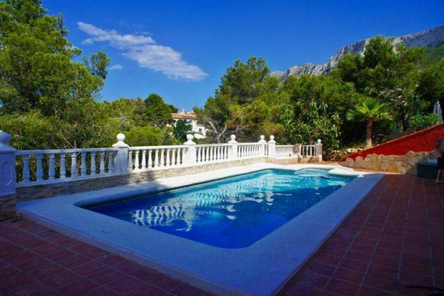 Dénia,Alicante,España,4 Bedrooms Bedrooms,3 BathroomsBathrooms,Chalets,30087