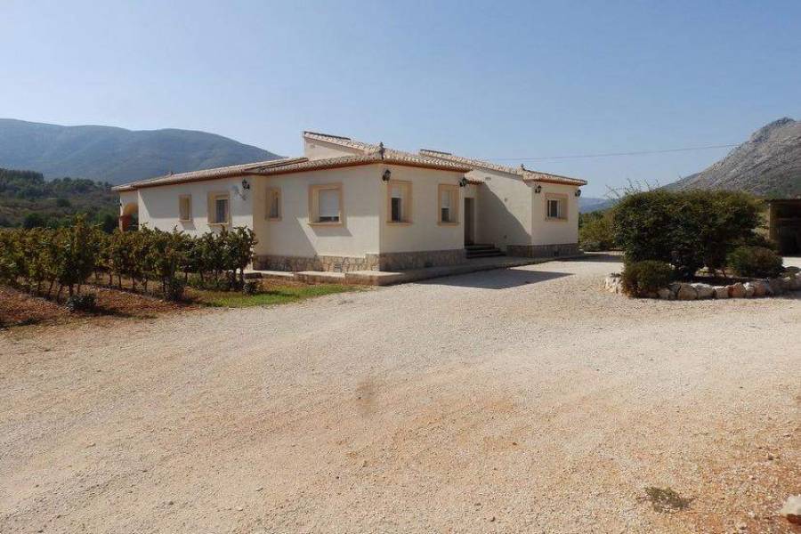 Murla,Alicante,España,3 Bedrooms Bedrooms,2 BathroomsBathrooms,Chalets,30131