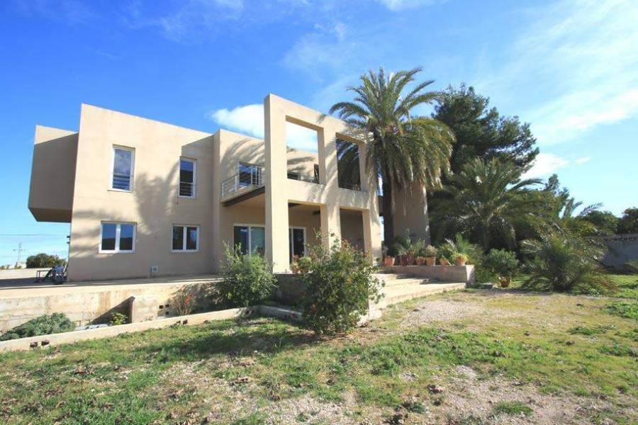 Pedreguer,Alicante,España,5 Bedrooms Bedrooms,4 BathroomsBathrooms,Chalets,30205