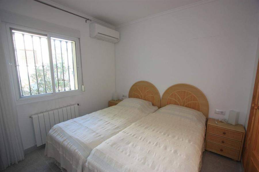 Orba,Alicante,España,4 Bedrooms Bedrooms,2 BathroomsBathrooms,Chalets,30211