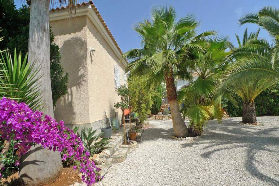 Jalon-Xalo,Alicante,España,2 Bedrooms Bedrooms,2 BathroomsBathrooms,Chalets,30249
