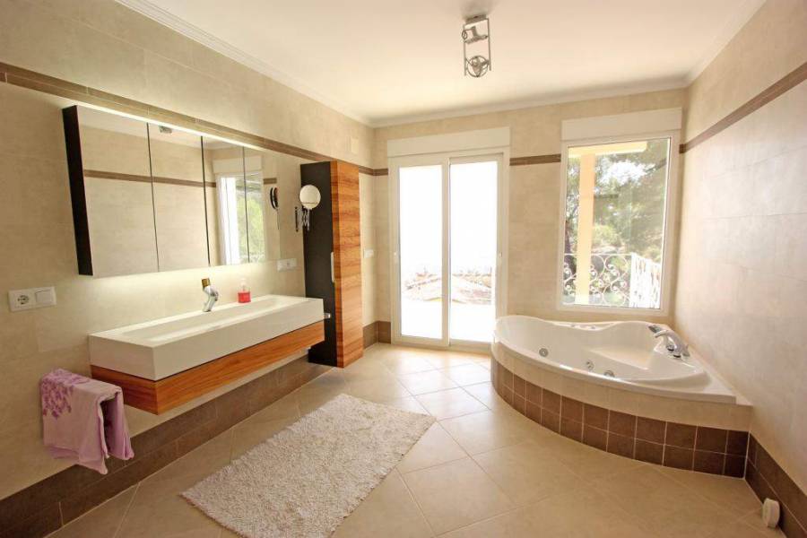 Calpe,Alicante,España,3 Bedrooms Bedrooms,4 BathroomsBathrooms,Chalets,30265